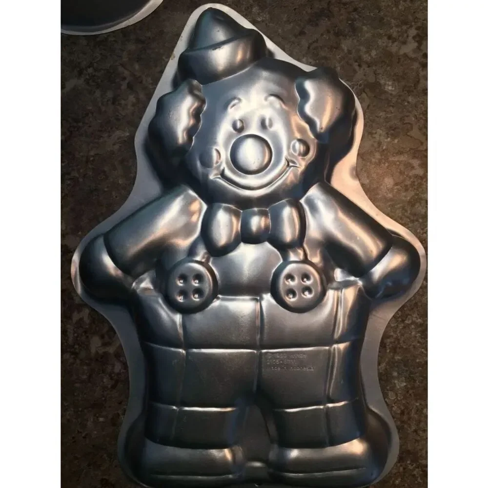 Wilton Clown Cake Pan Mold 1993 - #2105-6711 - Perfect for Birthday Celebrations